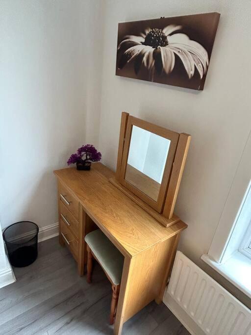 Spacious Homely 3 Bed Property Newcastle-under-Lyme Exterior photo